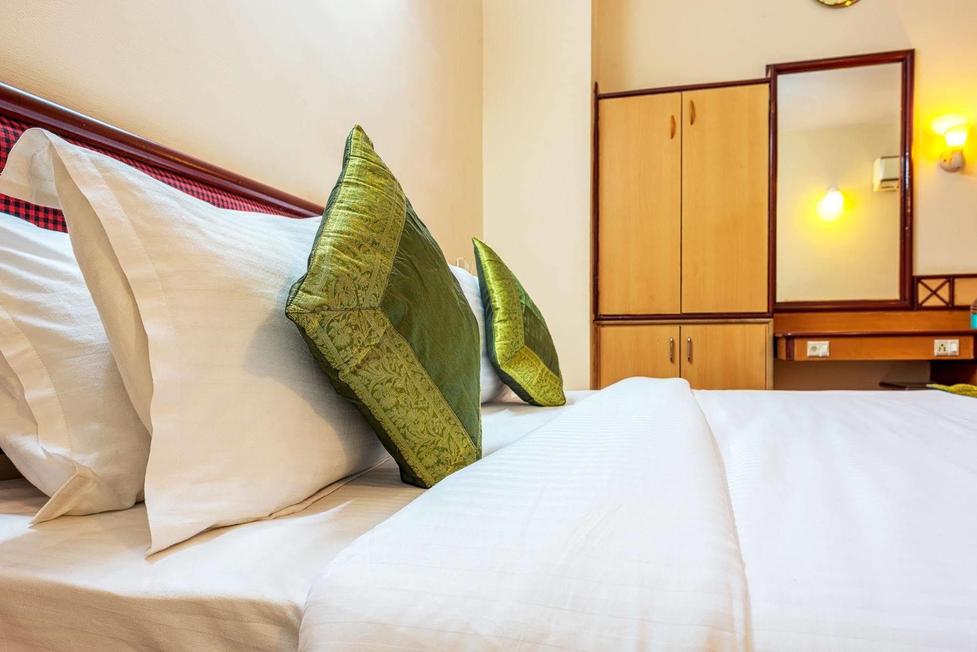 Hotel Saaket Residency Visakhapatnam Dış mekan fotoğraf