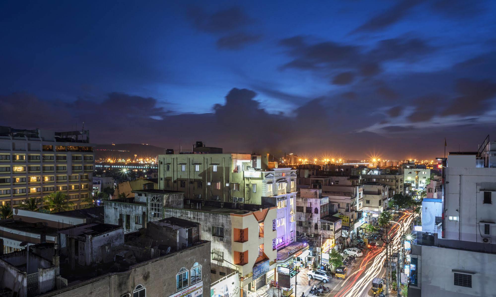 Hotel Saaket Residency Visakhapatnam Dış mekan fotoğraf